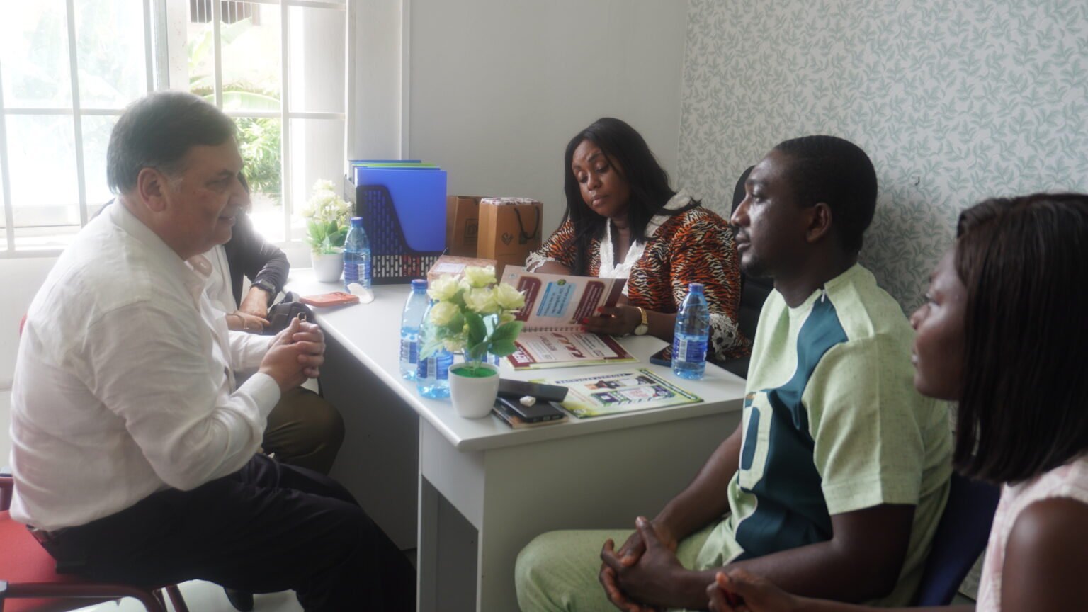 Visit at Office of Ghana Association of Medical Herbalists — DSC06112